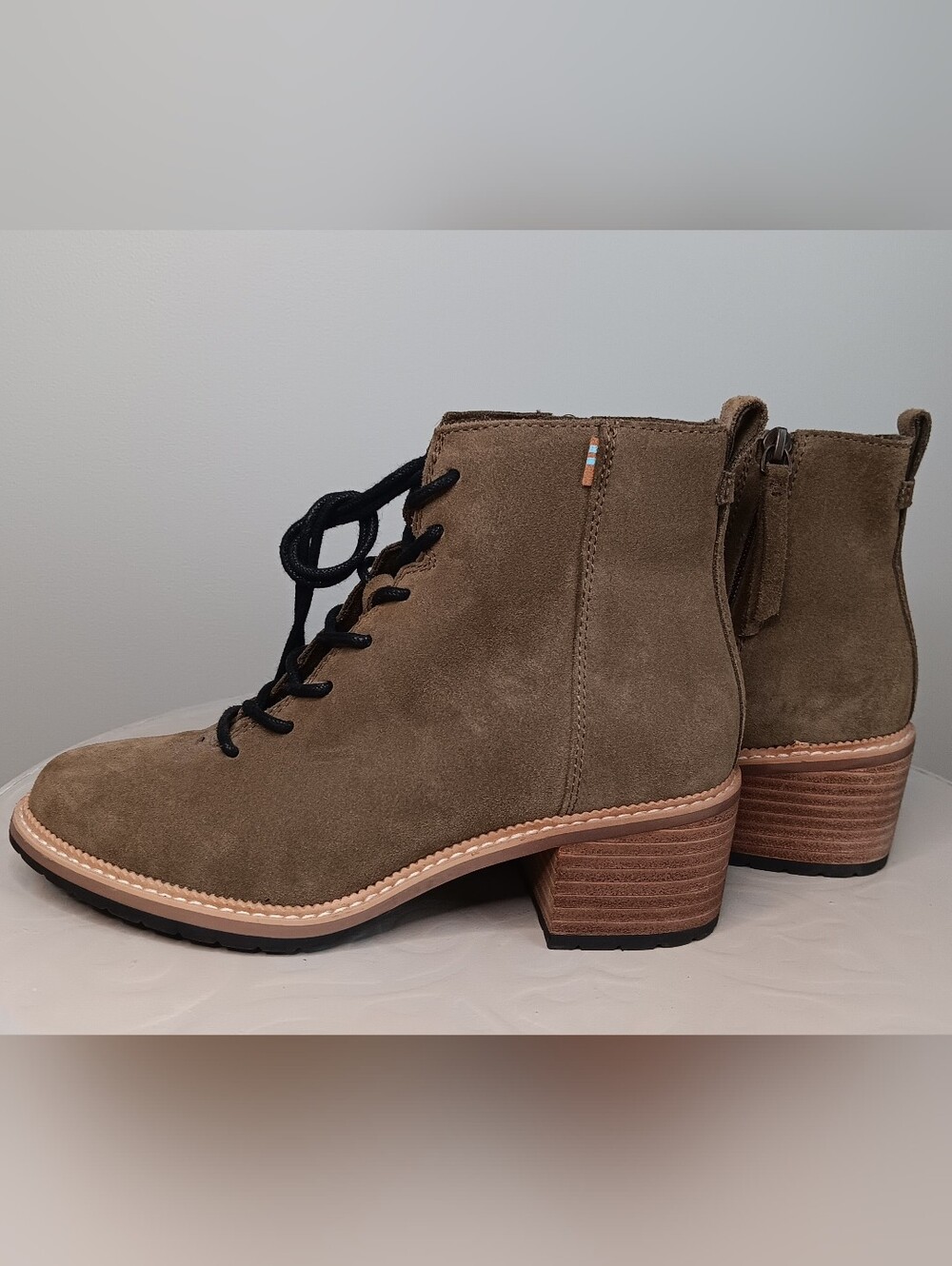 TOMS Finn Olive Green Suede Lace-Up Ankle Boots Women's Size 7W